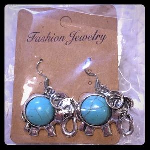✅4-20$ New in packaging elephant earrings